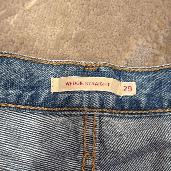 Levi’s Premium Wedgie Straight jeans size 29 distressed with button fly EUC - Picture 5 of 10